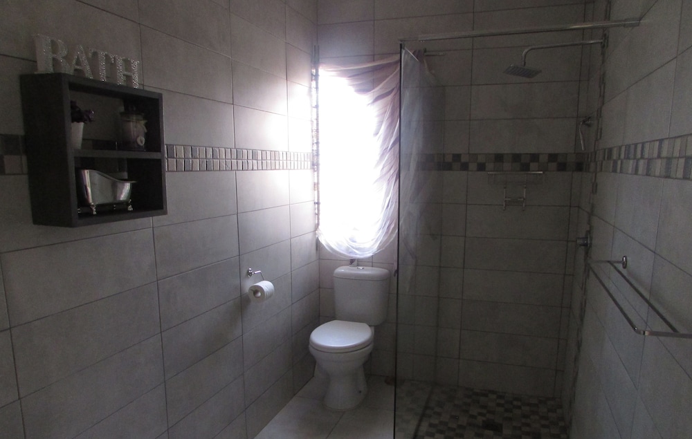 Room (13) photo 3