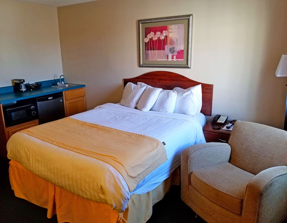 Deluxe Room, 1 Queen Bed, Non Smoking - Photo 1
