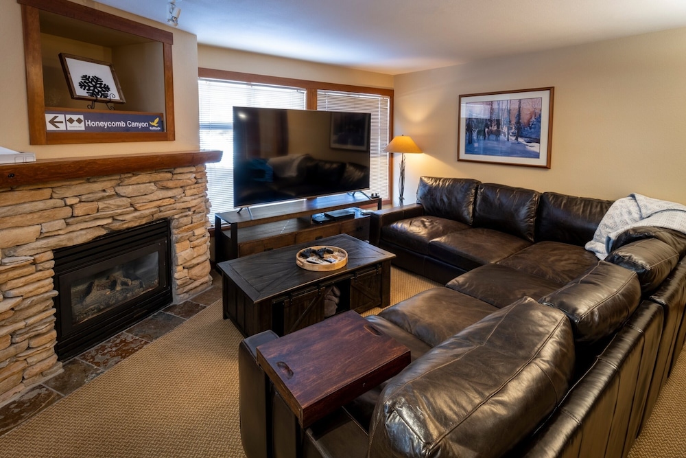 Condo, 2 Bedrooms photo 1