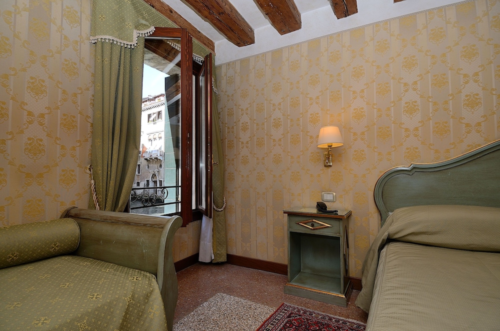 Junior Suite, Canal View photo 1