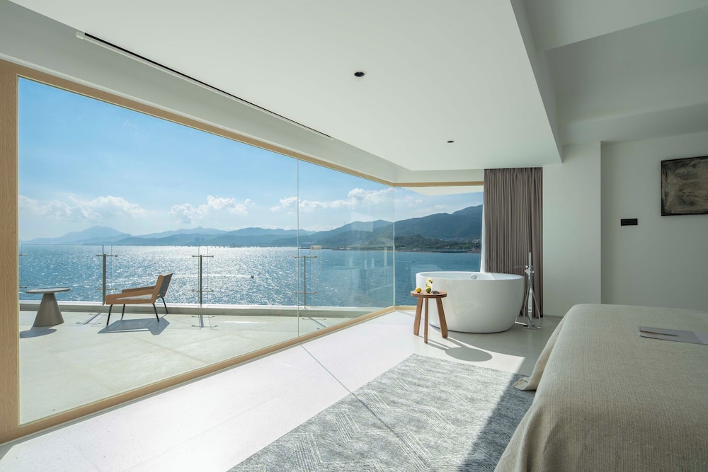 Royal Double Room, Balcony, Sea View