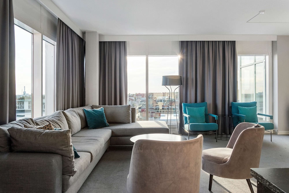 Exclusive Suite, 1 King Bed, Non Smoking (Larger Room) - Photo 4