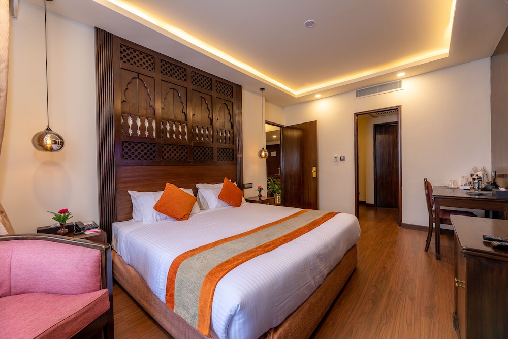 Deluxe Suite - Photo 1