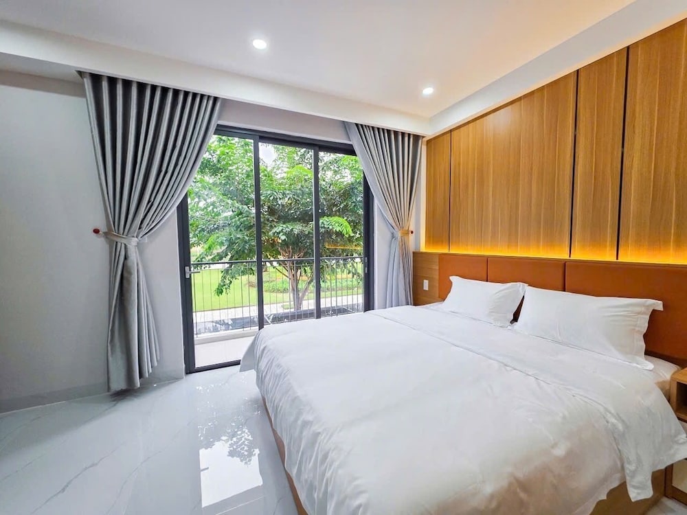 Standard Studio, Housekeeping