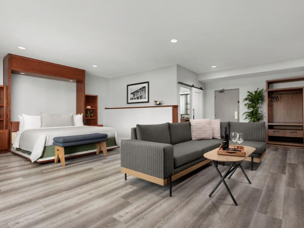 Suite, 1 King Bed, Patio (Patio) - Photo 1