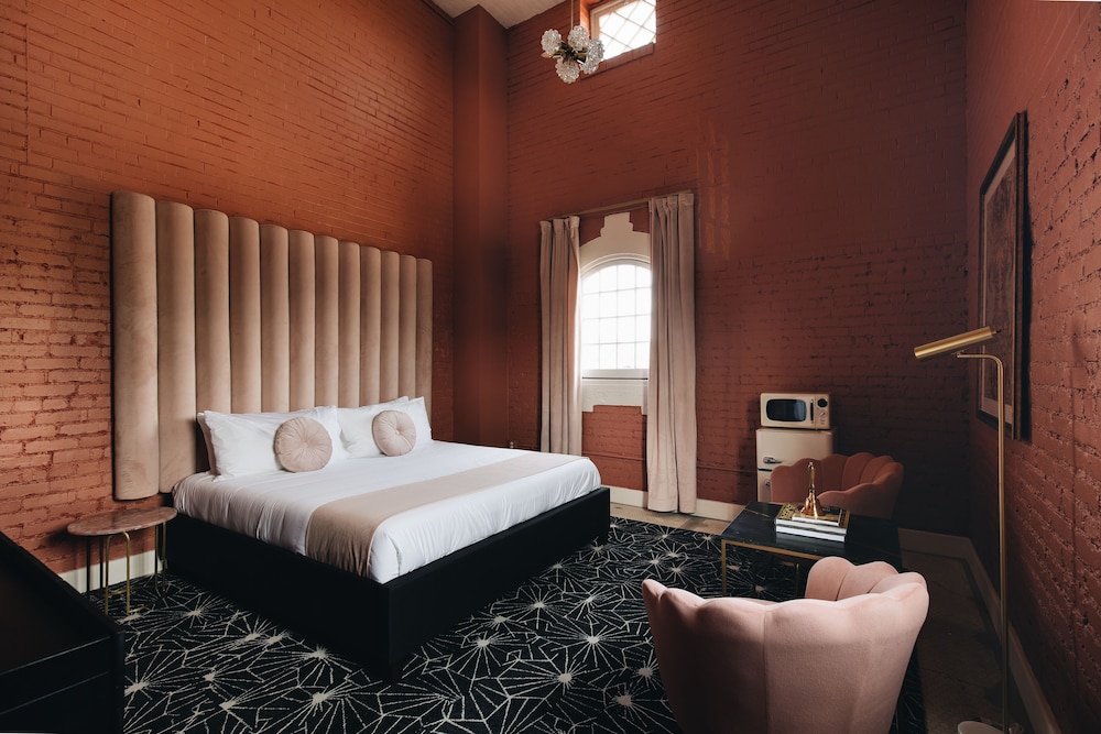 Rosewood Suite