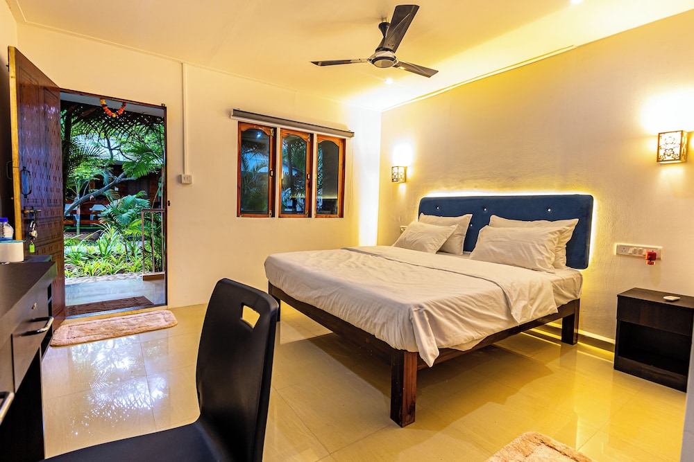 Luxury Double Room, Balcony, Garden View