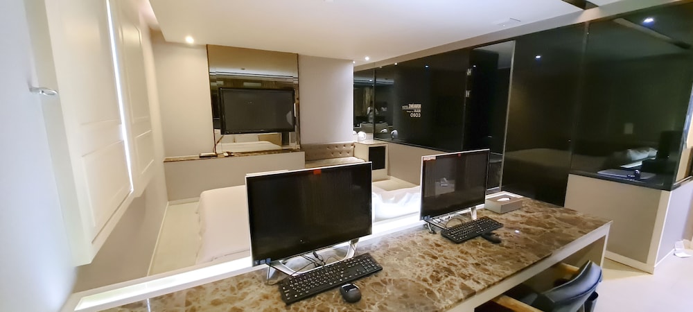 VIP (1 Bed) photo 2