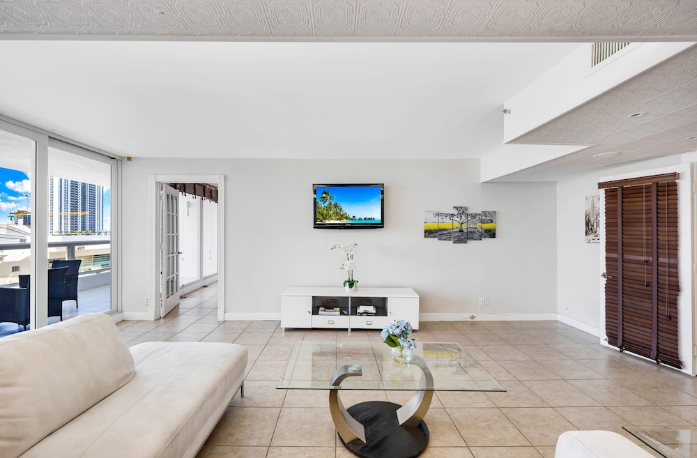 Apartment photo 1