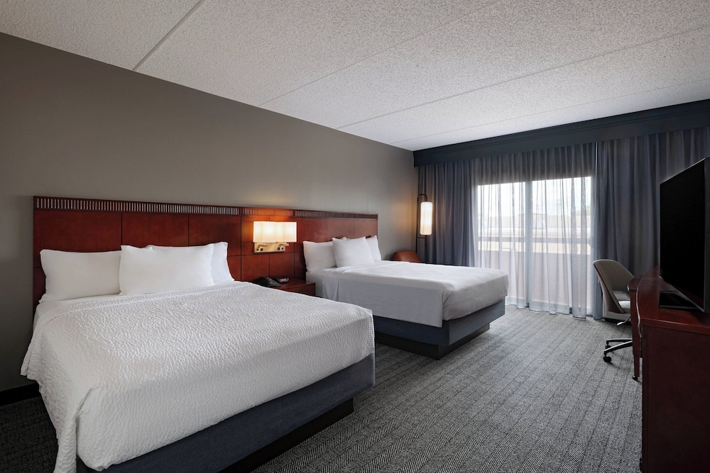 Room - Photo 1