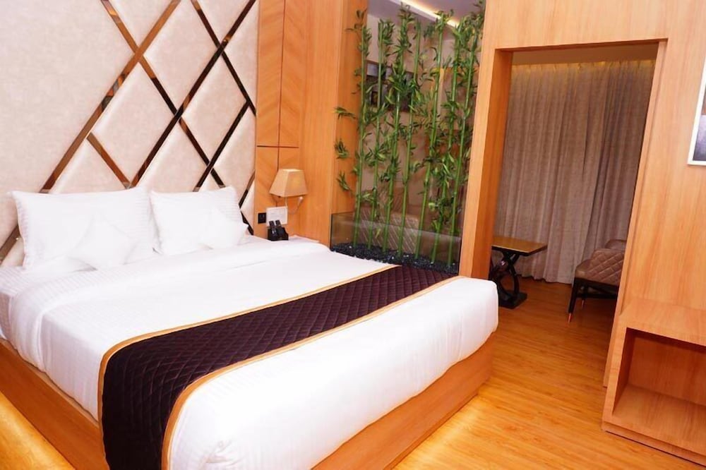 Premier Double or Twin Room, 2 Bedrooms, City View