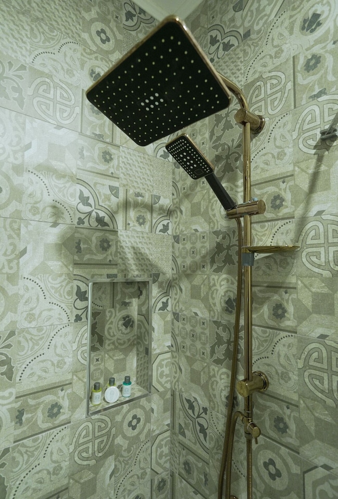 King Suite - Photo 15