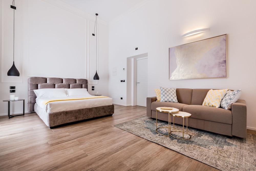 Honeymoon Suite, City View, Annex Building photo 3