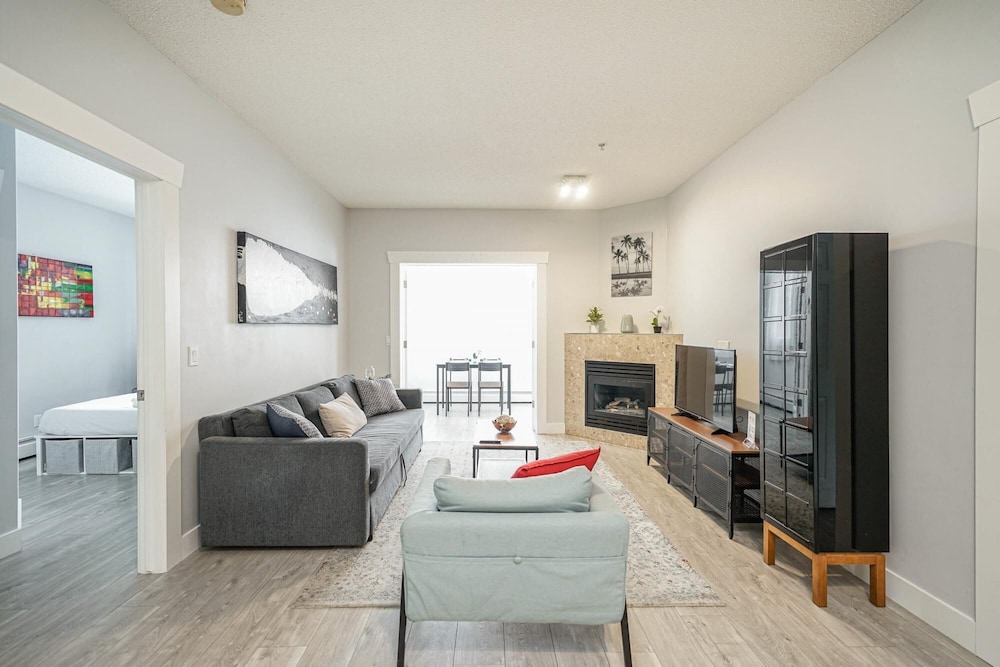 Cozy Condo w Parking Wifi Coffee - 5min2stampede, Billede 12