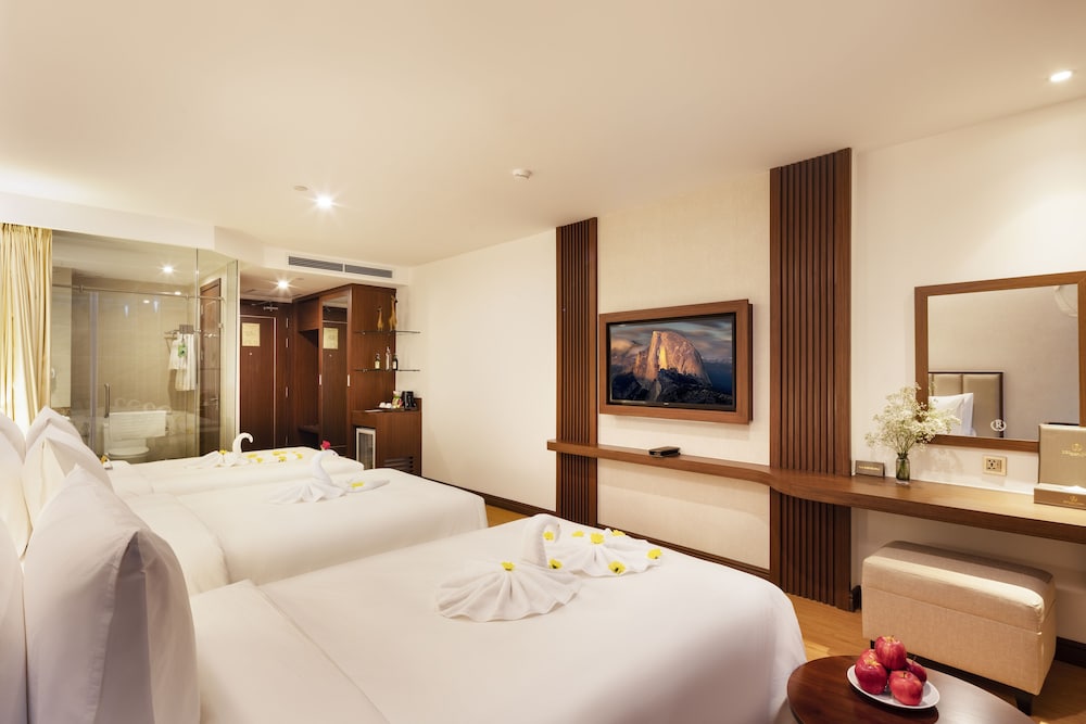 Deluxe Room, Partial Sea View - Photo 4