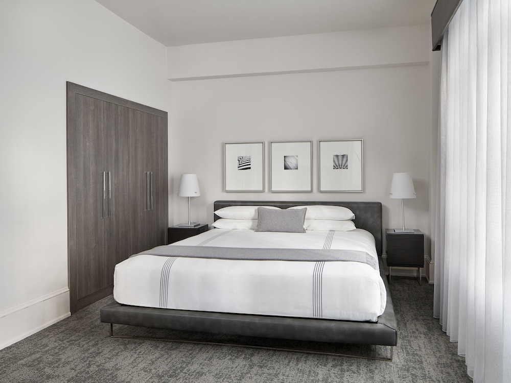 Suite (Rittenhouse Residence)