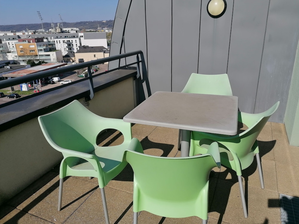 Double Bed Studio with terrace