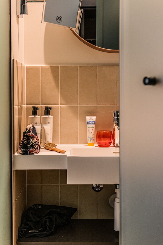 Suite - Photo 8