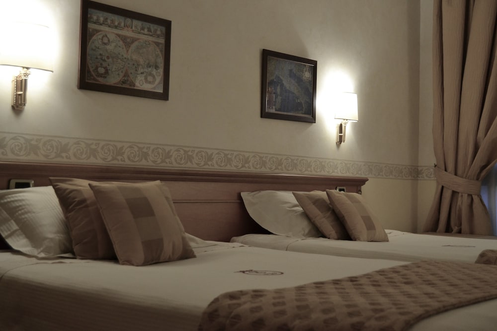 Deluxe Double or Twin Room - Photo 4