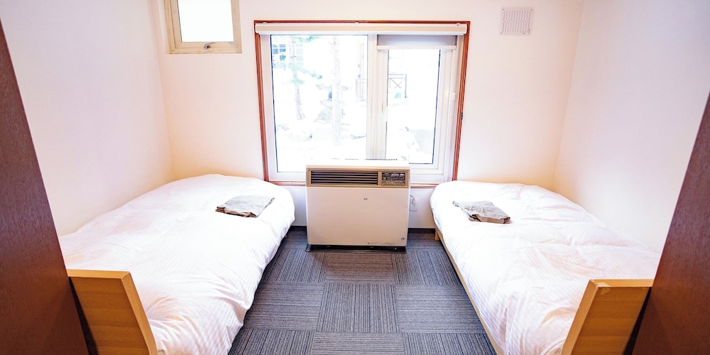 Japanese Western Style Room - Photo 8