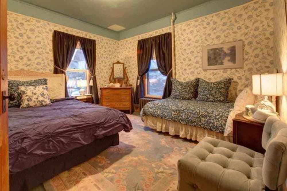 Two-Room Suite photo 2