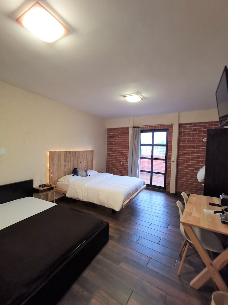 Luxury Quadruple Room, Multiple Beds, Air conditioning, City View photo 1