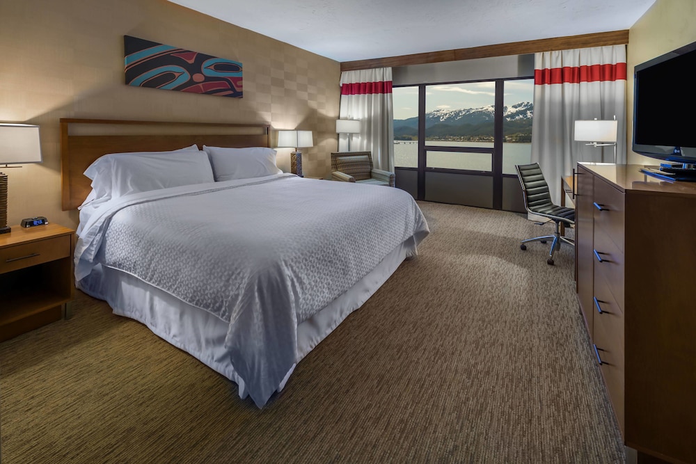 Room, 1 King Bed, Sea View - Photo 2