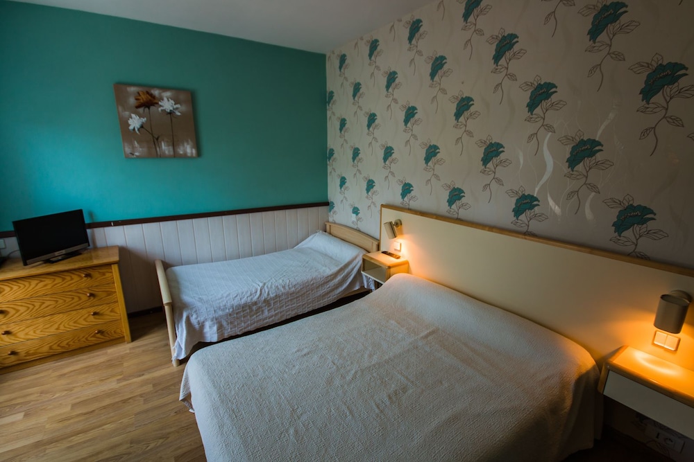 Standard Triple Room - Photo 7