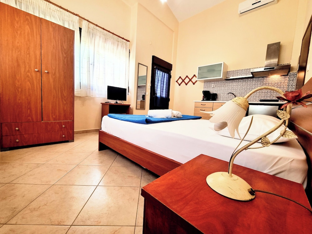 Standard Studio, Patio, Garden View