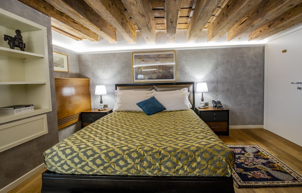 Standard Double Room, Canal View (San Salvador) photo 1