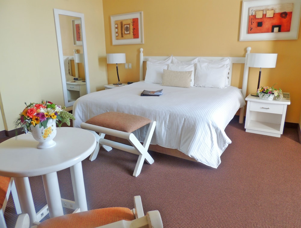 Superior Suite, 1 King Bed, City View - Photo 1