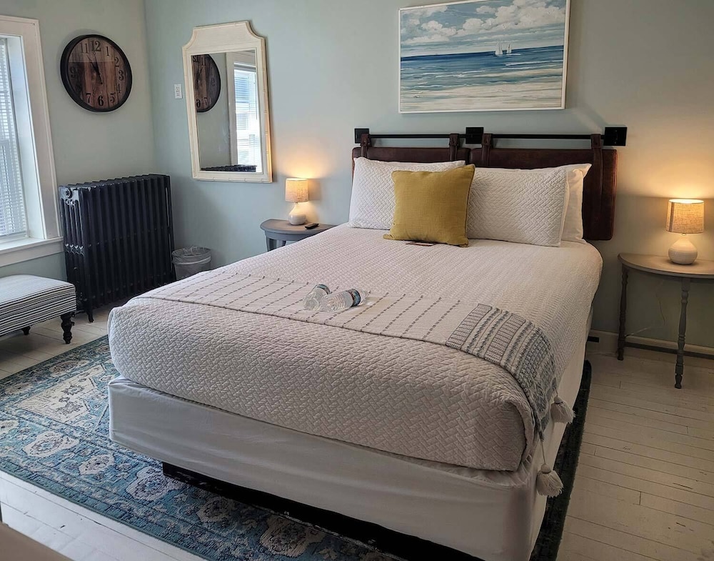 Double Room, 1 Queen Bed photo 1