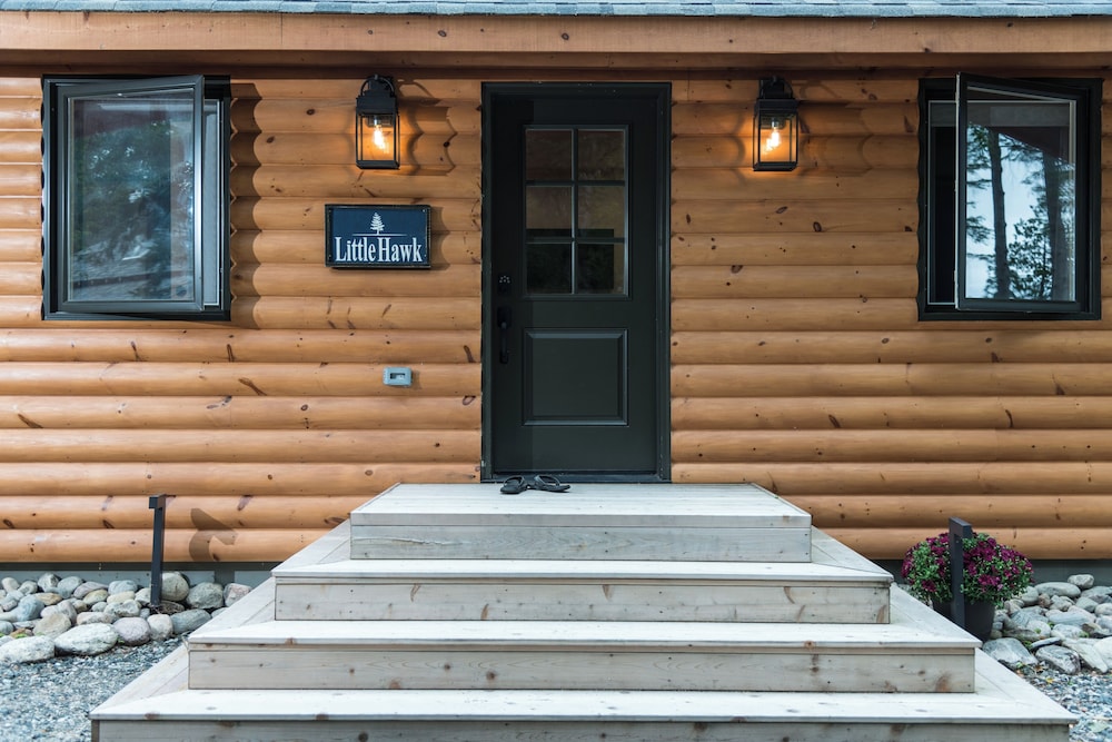 Little Hawk Cabin