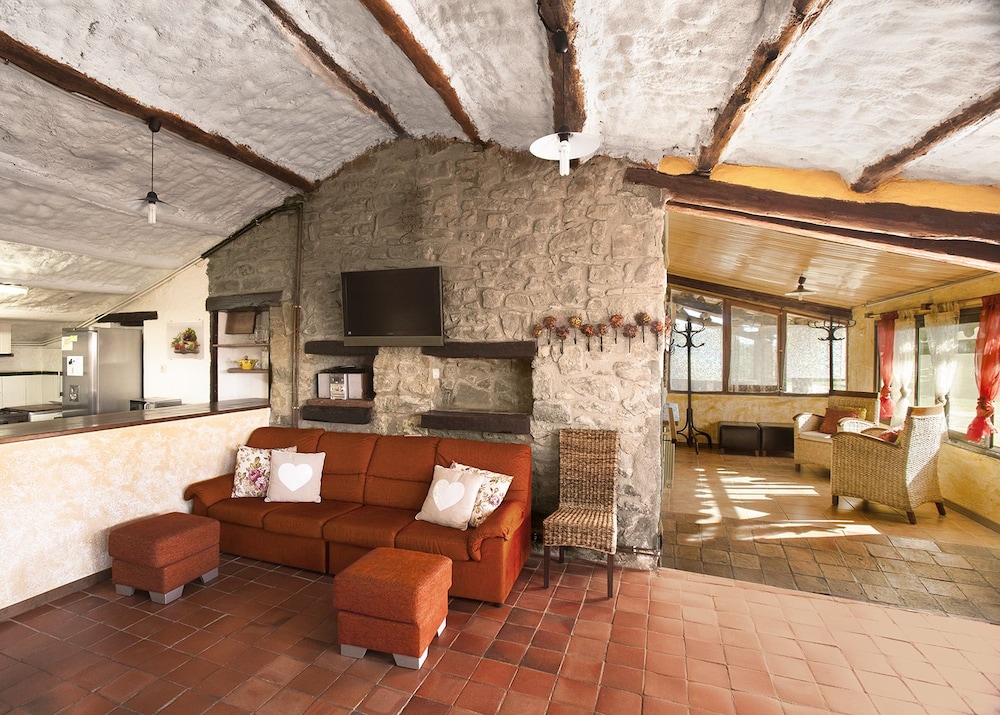 Casa, 3 habitaciones, terraza, vista a la montaña