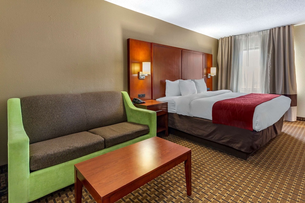 King Bed - Photo 3