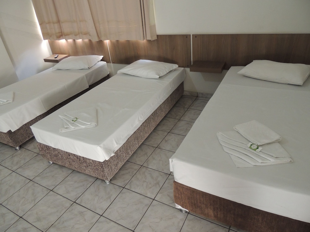 Standard Triple Room, 3 Twin Beds photo 3
