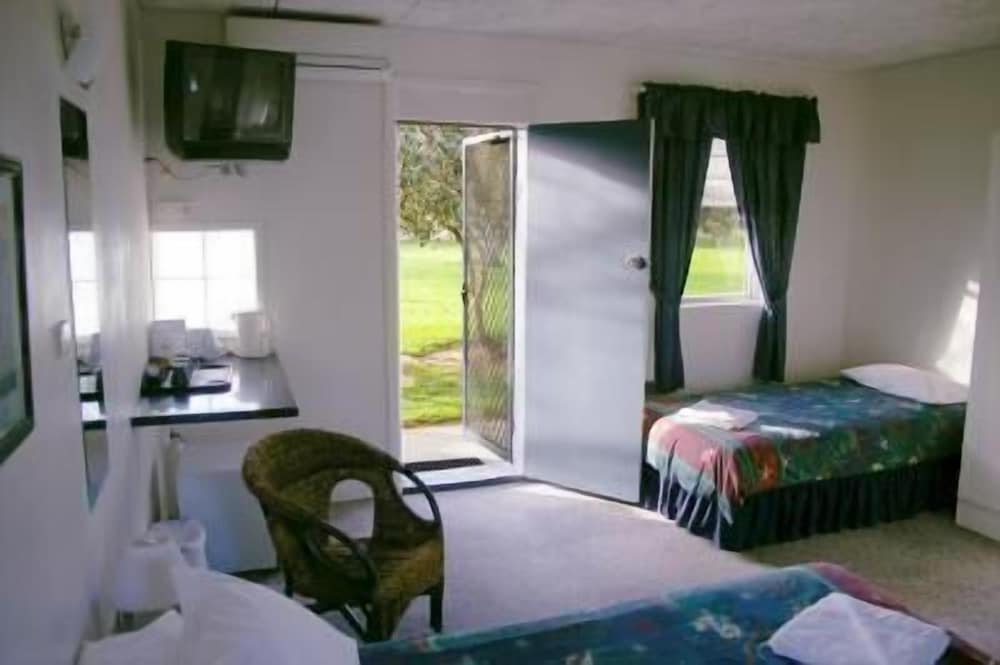 Standard Room, Non Smoking, Balcony (Queen /Single) photo 2