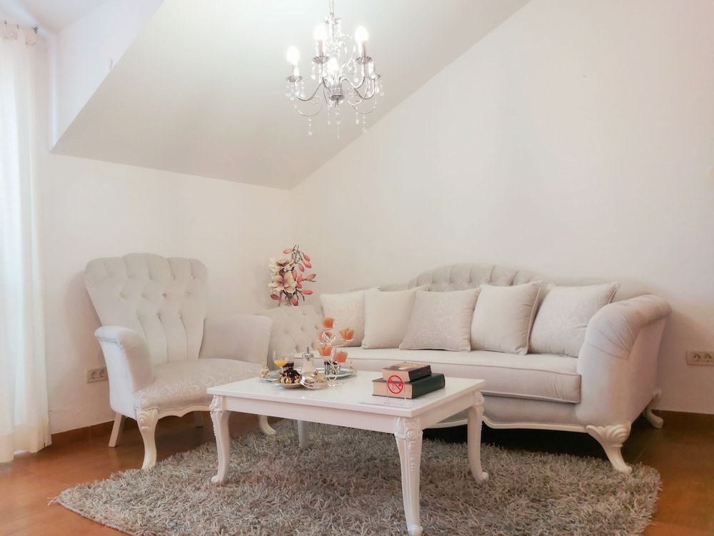 Comfort Apartment, Harbor View