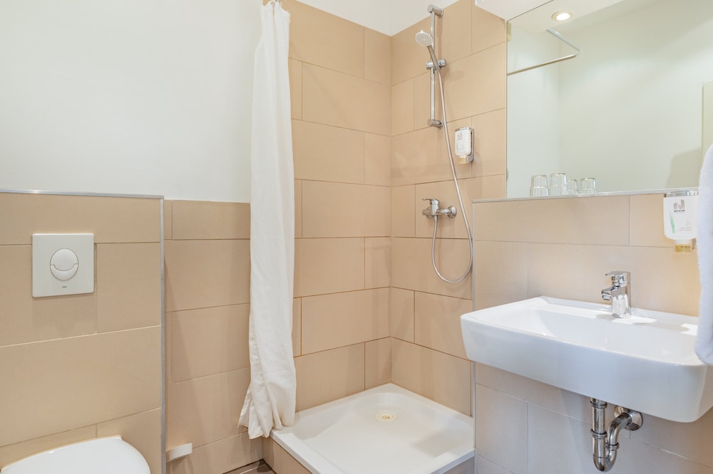 Standard Double Room Single Use, 2 Twin Beds