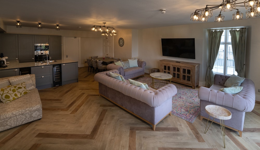 Luxury Suite photo 1
