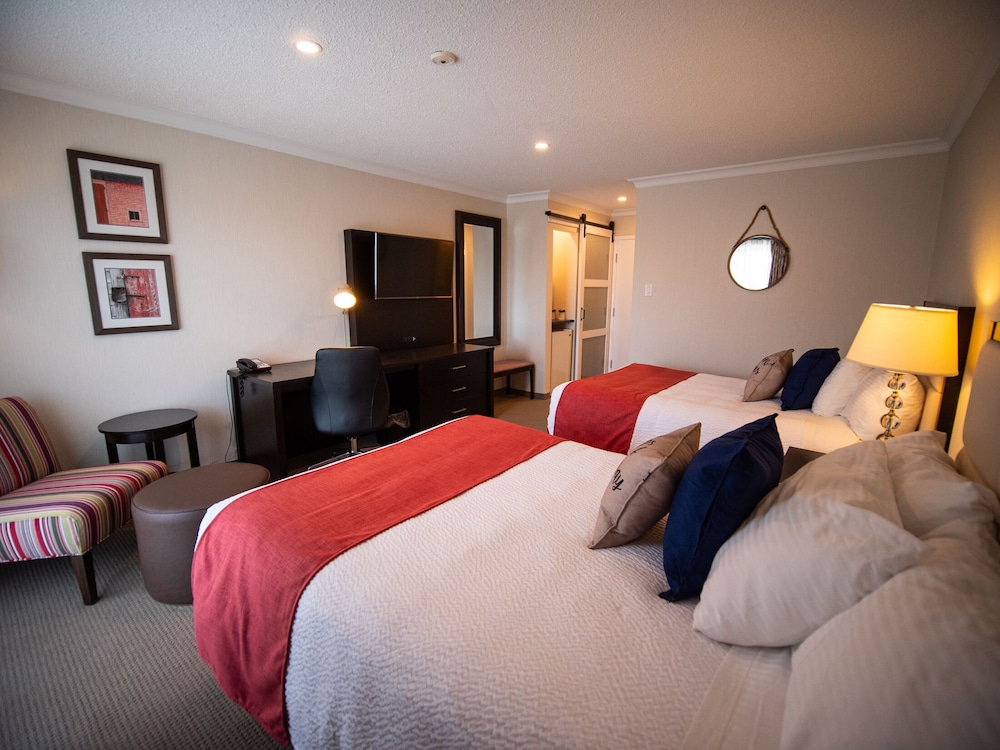 Room, 2 Double Beds, Ocean View photo 1