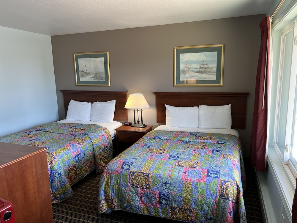 Standard Room, 2 Double Beds (No Pets Allowed)