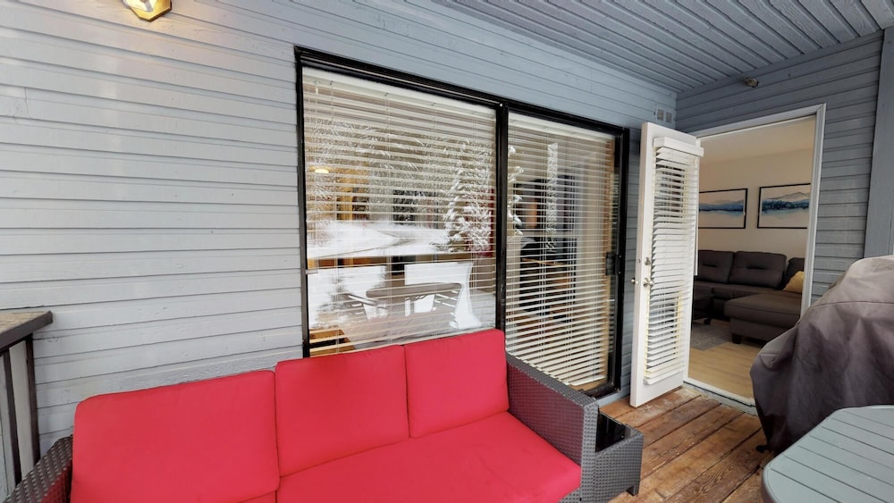 Ski in Ski out - Steam Shower - Roof top Hot tub, Photo 17