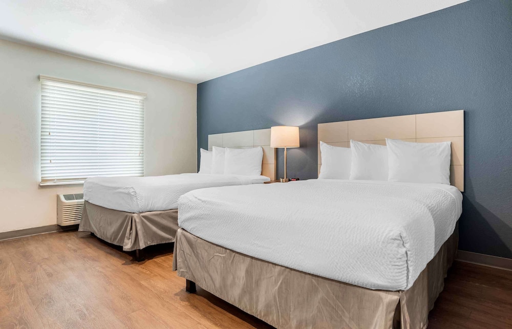 Standard Studio, 2 Queen Beds, Non Smoking, Refrigerator & Microwave