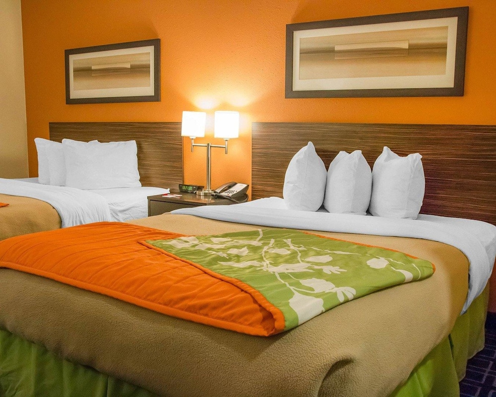 Standard Room, 2 Queen Beds, Non Smoking
