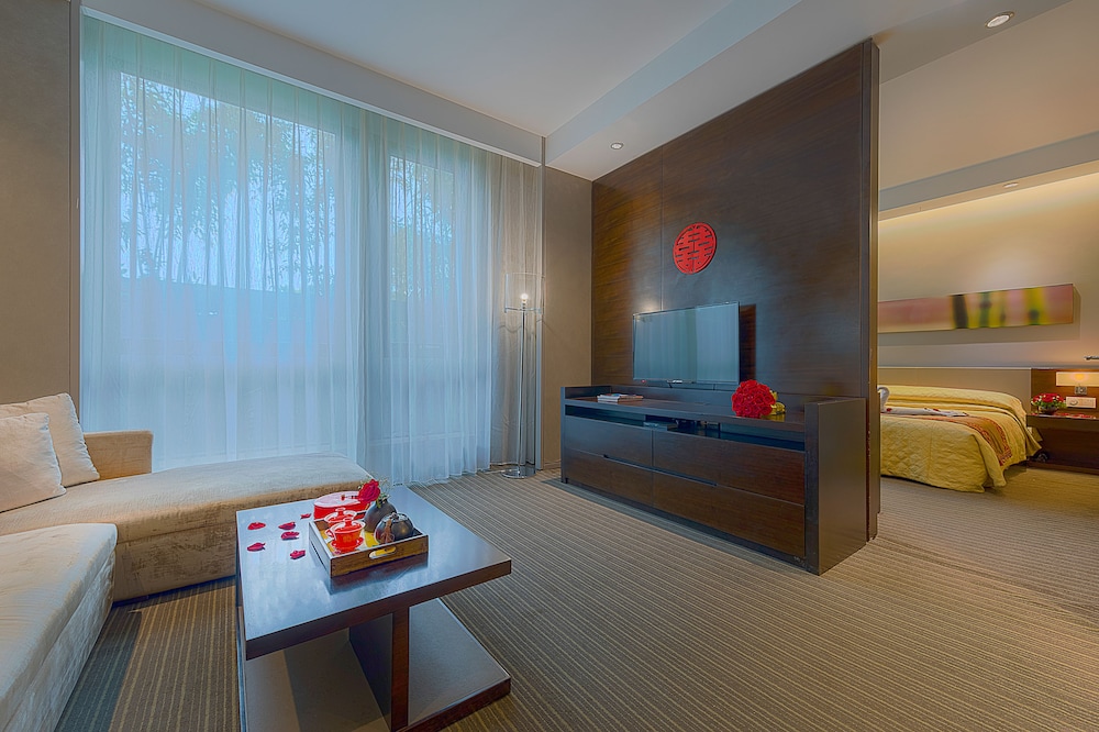 Premier Suite, Garden View