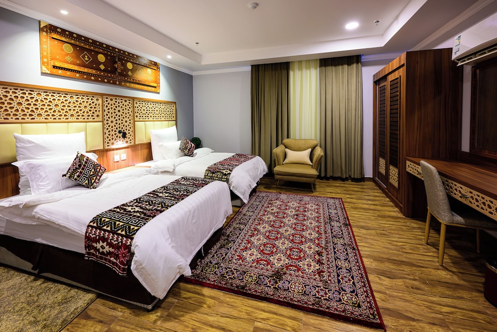 Luxury Twin Room, Multiple Beds, Private Bathroom photo 2