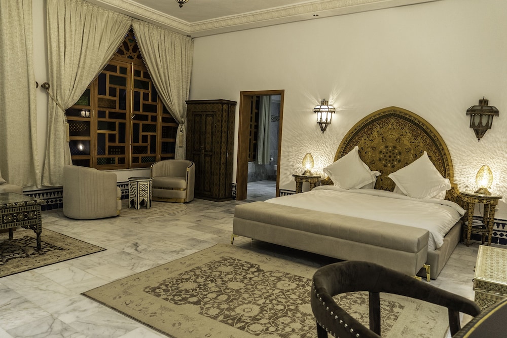 Luxury Room - Photo 9