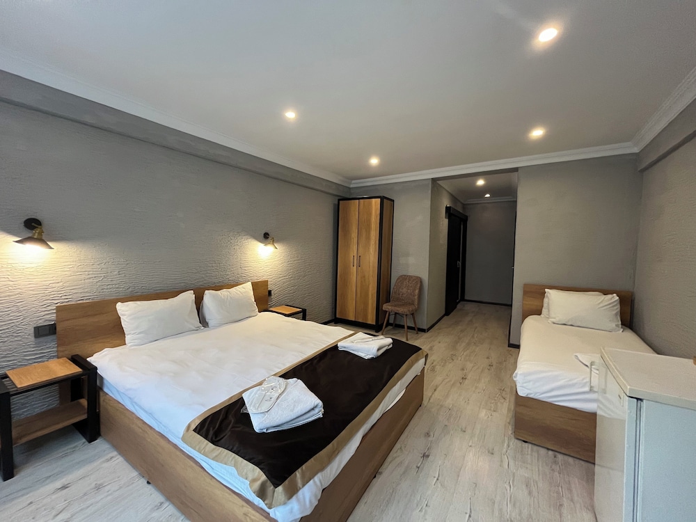 Deluxe Triple Room photo 1
