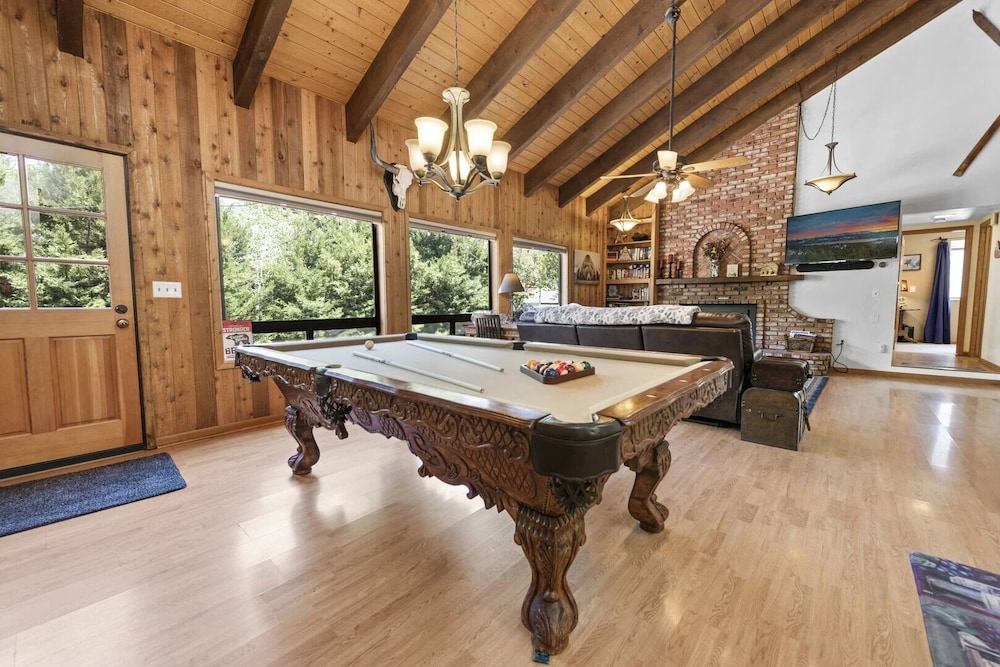 House, Multiple Beds, Patio, Mountain View photo 2